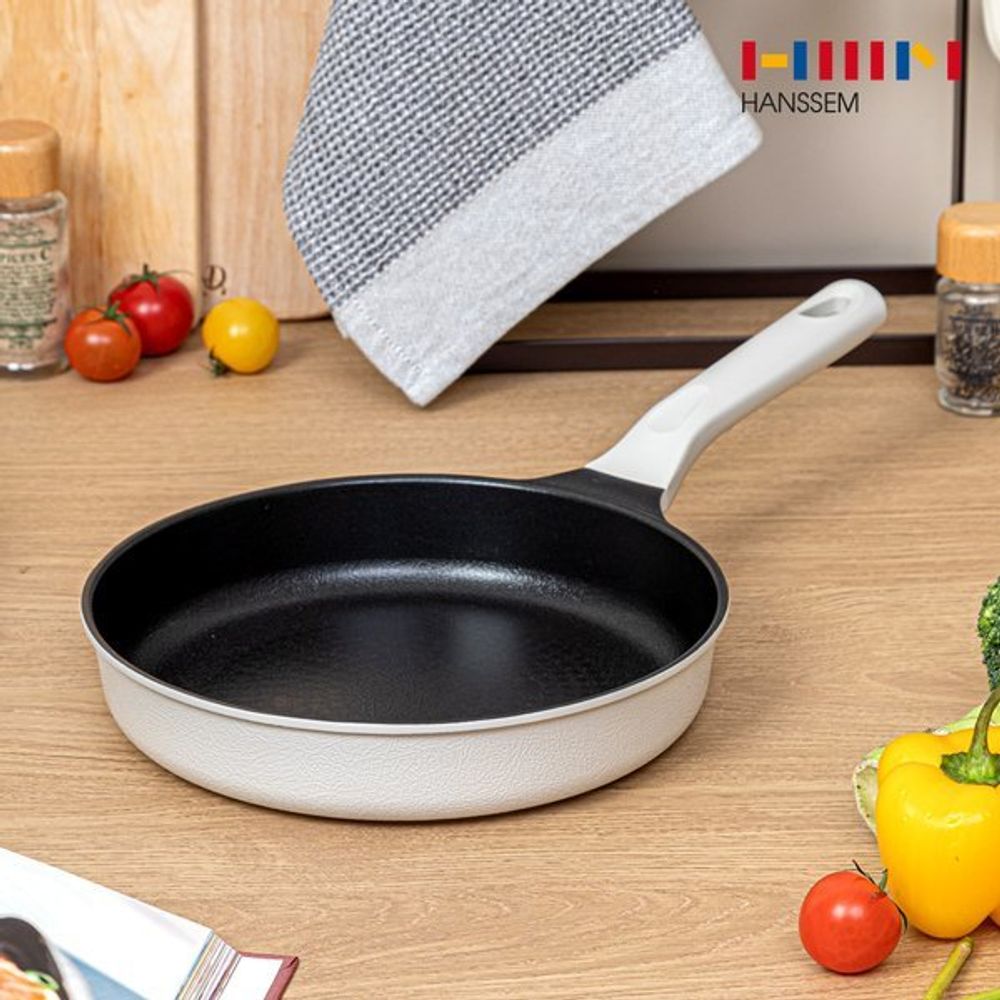 HANSSEM My Cook Bichon IH Frying Pan 20cm – Nonstick Cast Aluminum, Induction Compatible, Scratch-Resistant, Ergonomic Soft-Grip Handle, Quick & Even Heating _ Made in KOREA
